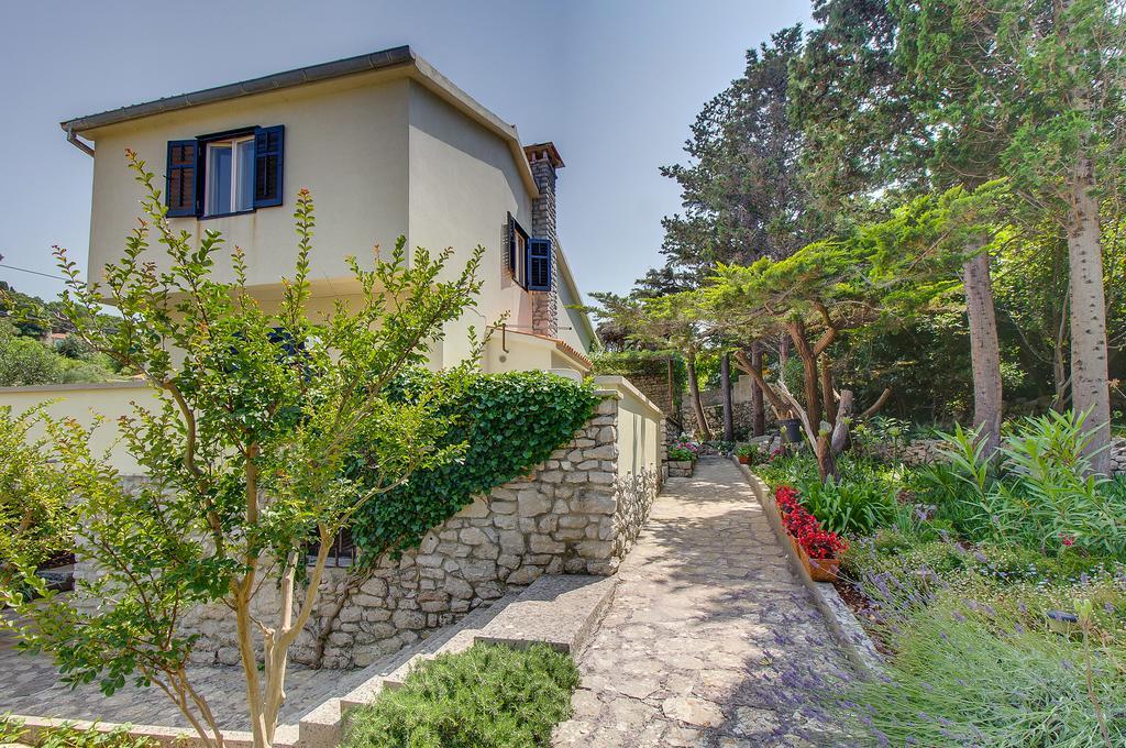 Holiday Home Villa Esperanca Veli Lošinj Eksteriør bilde